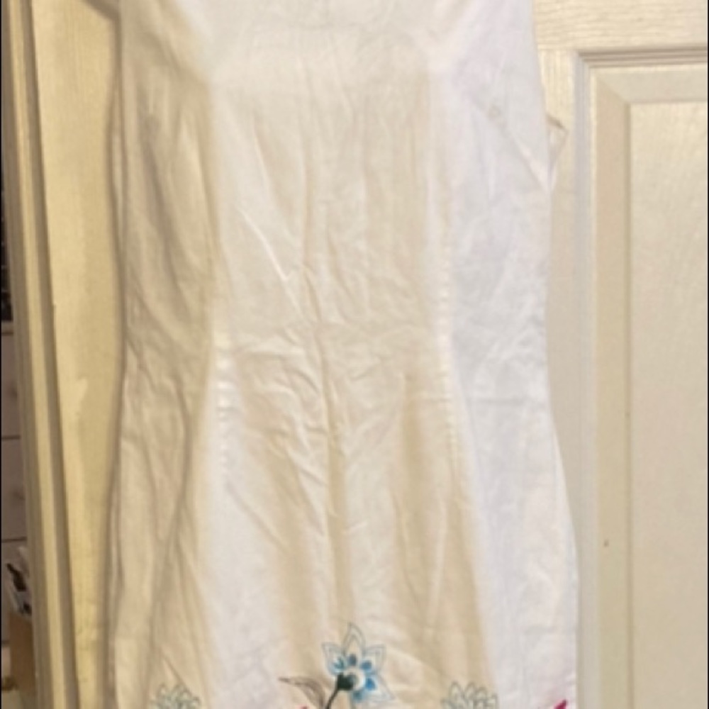 Beautiful Dress - Picture 6 of 6